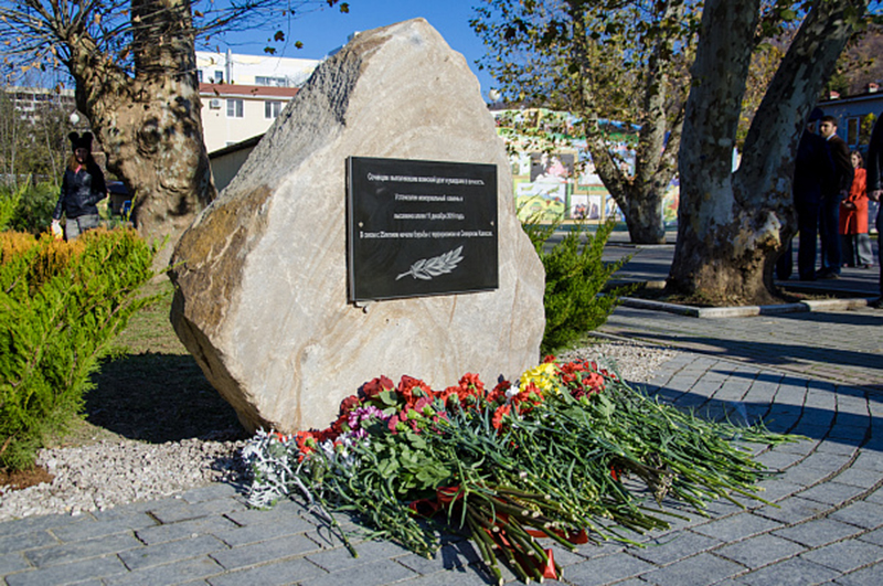 Памятник погибшим в Чечне