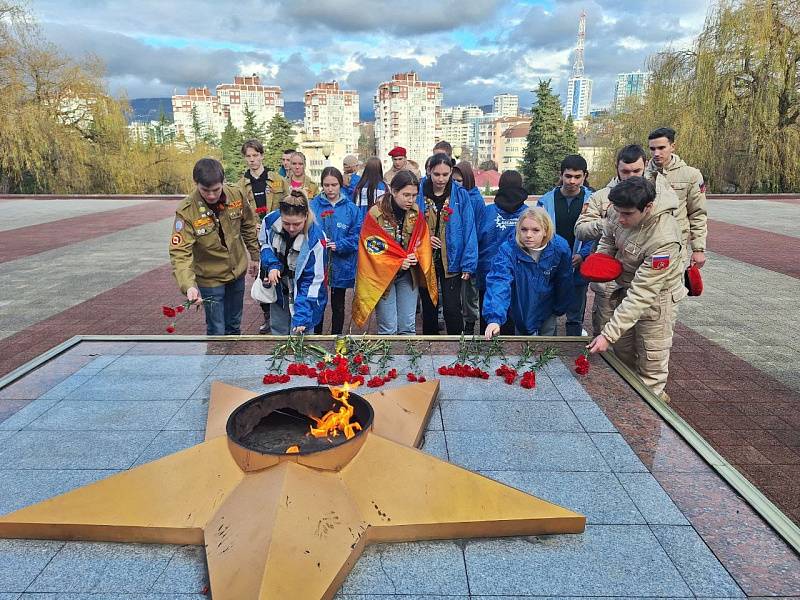 В Сочи стартовала патриотическая акция «Снежный десант»